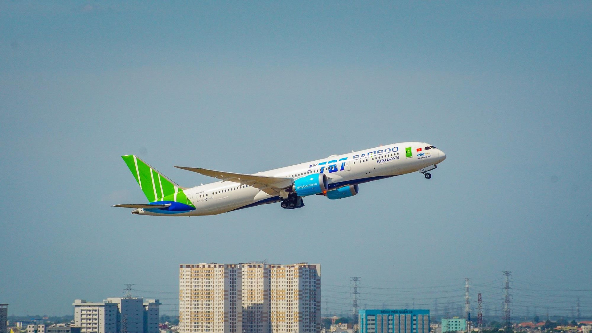 Sau khi có nhà đầu tư mới, vay được 8.000 tỷ đồng từ  Him Lam, Bamboo Airways muốn tăng vốn điều lệ - Ảnh 2.