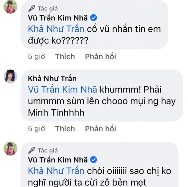 Thảm đỏ Vbiz từng dậy sóng vì nghi vấn sao nữ hất túi đàn em, thái độ sau đó của chính chủ mới bất ngờ - Ảnh 3.