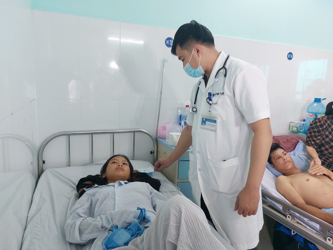 Con rể chở đầu đạn về nhà cha vợ, 5 người thương vong - Ảnh 2. Con rể chở đầu đạn về nhà cha vợ, 5 người thương vong - Ảnh 2.