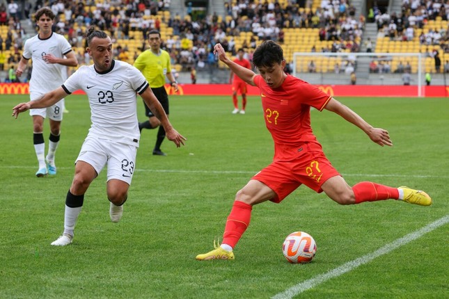 Thua đội đứng dưới Việt Nam trên BXH FIFA, tuyển Trung Quốc nhận mưa chỉ trích - Ảnh 1.