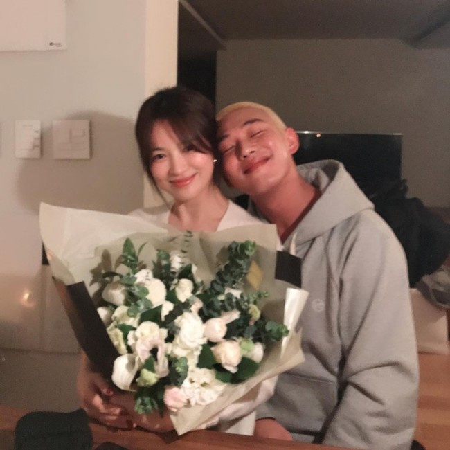 Mối quan hệ hiếm có trong showbiz: Yoo Ah In gặp nạn, Song Hye Kyo phải đi cầu cứu bác sĩ và xin tư vấn pháp lý - Ảnh 2.