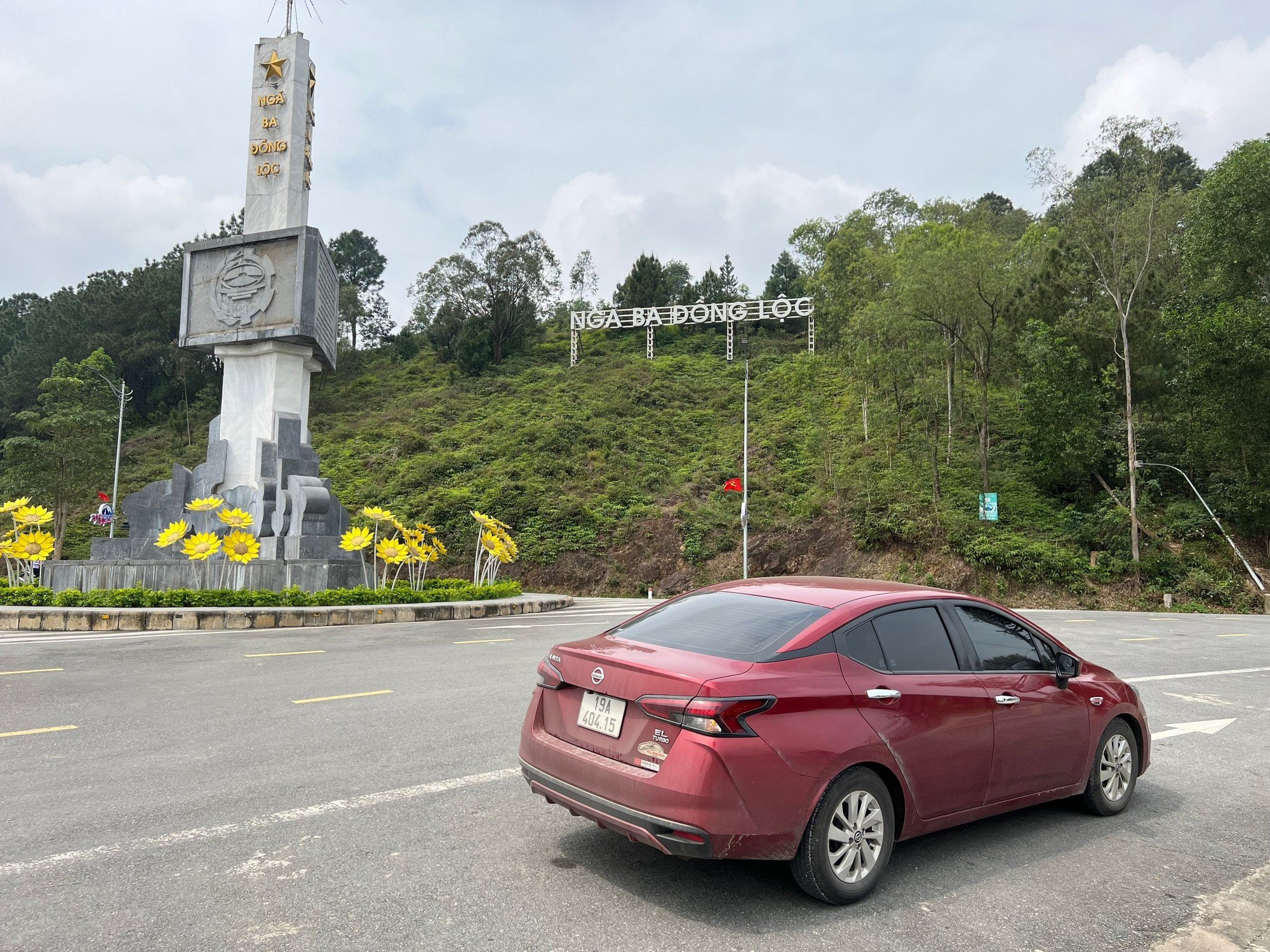 Tôi xuyên Việt hơn 4.000km bằng Nissan Almera, đi chân đất lái xe full tải thấy động cơ 1.0 không yếu như lời đồn - Ảnh 10.