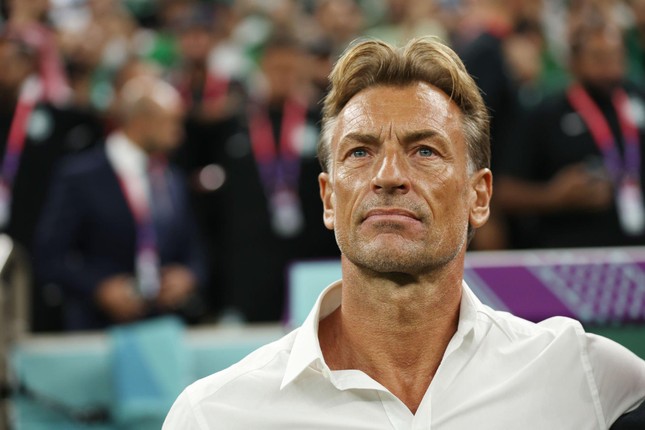 Herve Renard từ chức HLV Saudi Arabia, trở về dẫn tuyển nữ Pháp dự World Cup 2023 - Ảnh 1.