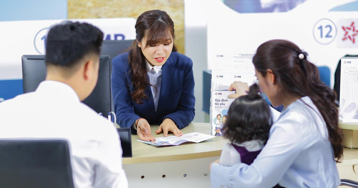 Ngân hàng “kiếm bộn” từ bảo hiểm: Một ngân hàng thu 10.000 tỷ đồng một năm - Ảnh 1. Ngân hàng “kiếm bộn” từ bảo hiểm: Một ngân hàng thu 10.000 tỷ đồng một năm - Ảnh 1.