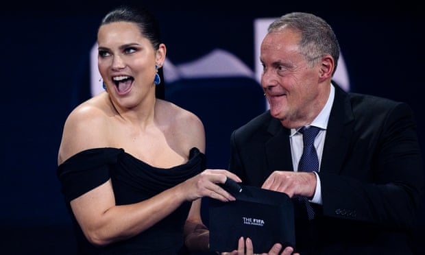 Tranh luận lớn về việc FIFA chọn siêu mẫu làm đại sứ World Cup bóng đá nữ 2023 - Ảnh 1. Tranh luận lớn về việc FIFA chọn siêu mẫu làm đại sứ World Cup bóng đá nữ 2023 - Ảnh 1.