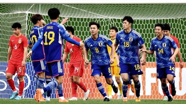 HLV của U20 Trung Quốc tố trọng tài thiên vị Nhật Bản - Ảnh 2.