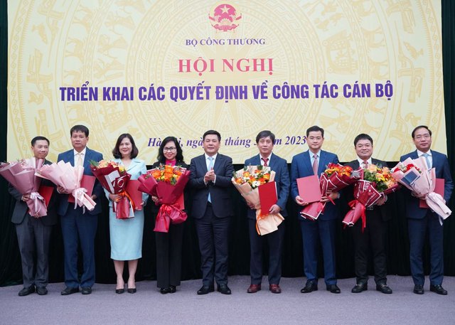 Điều động, bổ nhiệm nhân sự 6 bộ ngành, cơ quan trung ương - Ảnh 4. Điều động, bổ nhiệm nhân sự 6 bộ ngành, cơ quan trung ương - Ảnh 4.