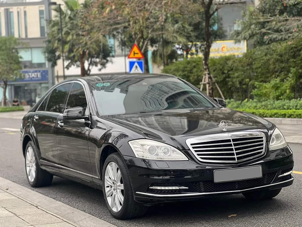 Thay vì mua Corolla Altis bản base, thử cân nhắc chiếc Mercedes S 300 này với giá hơn 700 triệu đồng - Ảnh 1.