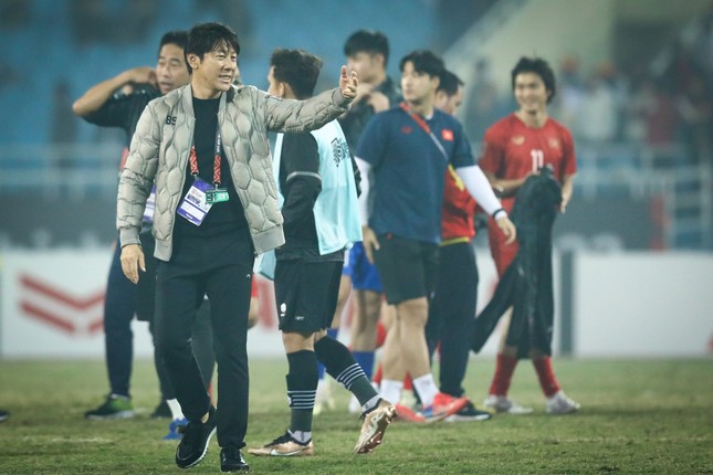 HLV Shin Tae-yong vẫn mơ mộng, tuyên bố muốn đưa ĐT Indonesia đến World Cup 2026 - Ảnh 1.