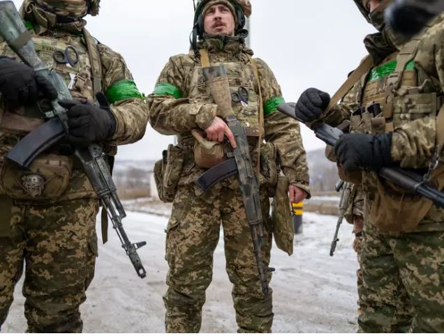 Ukraine dự báo khả năng Nga cạn vũ khí, hai bên sắp bước vào trận giao tranh quyết định - Ảnh 1.