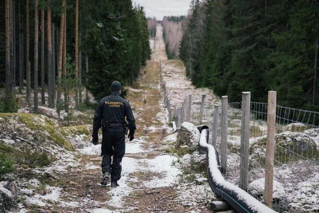 Vì một mặt hàng, nhiều công dân EU không ngại vượt hàng rào thép gai sang Nga và Belarus - Ảnh 2.