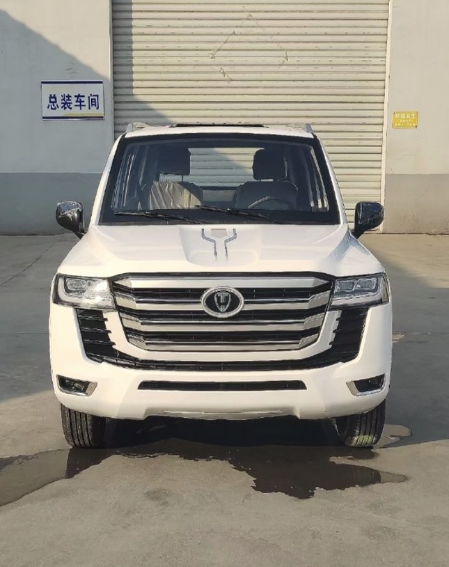 Xe Trung Quốc nhái Toyota Land Cruiser LC300 - Ảnh 2.