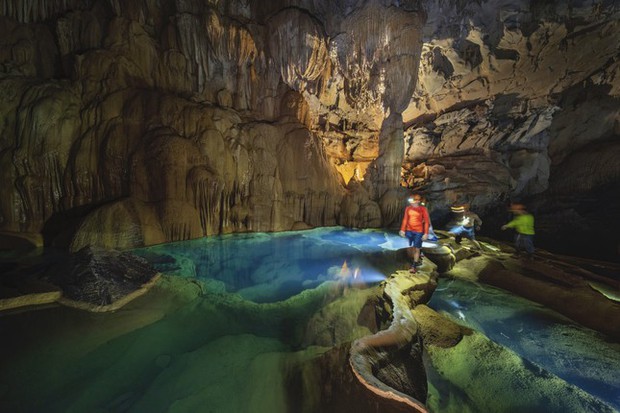  Cảnh đẹp siêu thực như thế giới khác trong hang động mới ở Quảng Bình - Ảnh 6.