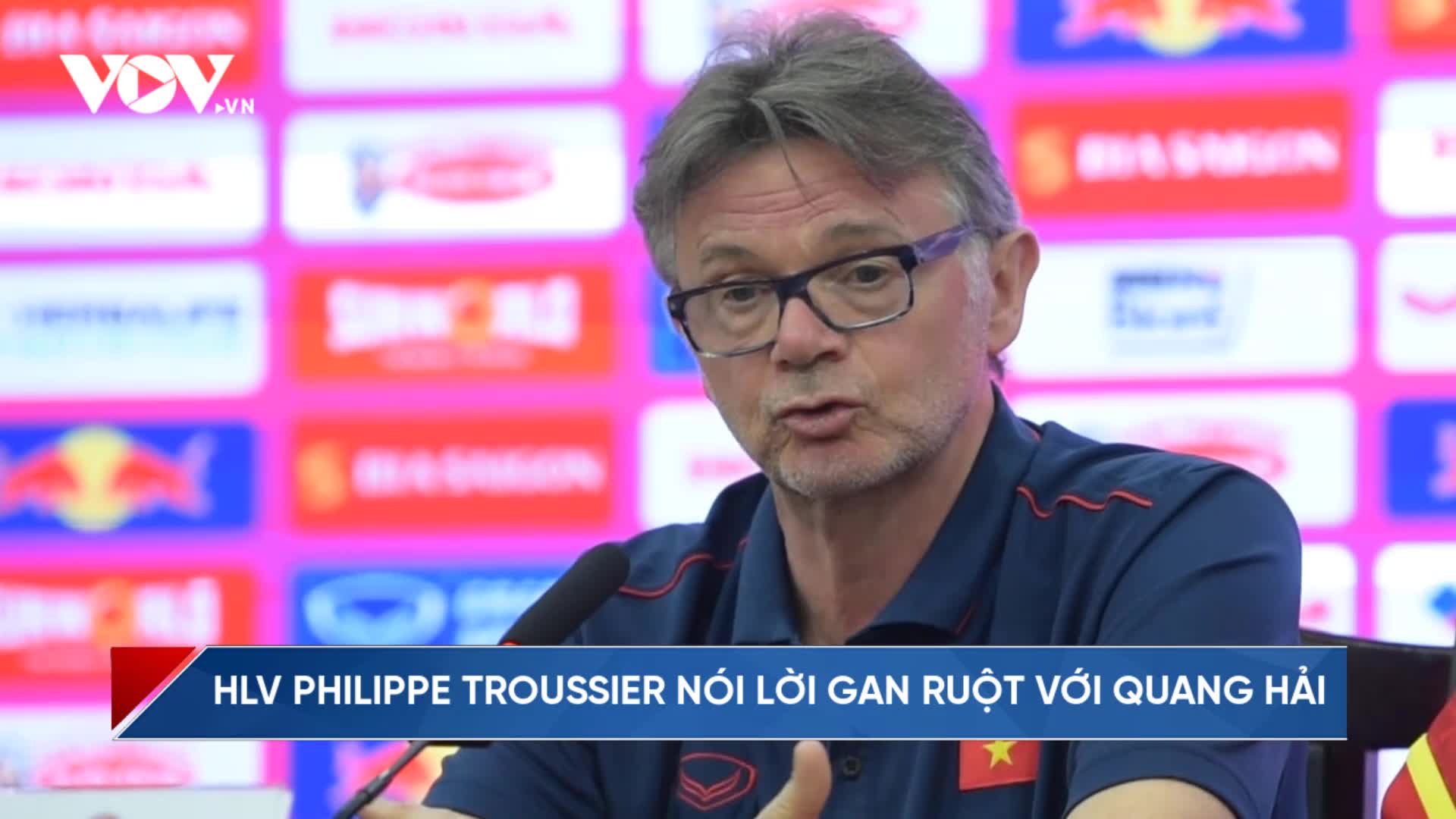HLV Philippe Troussier nói "lời gan ruột" với Quang Hải