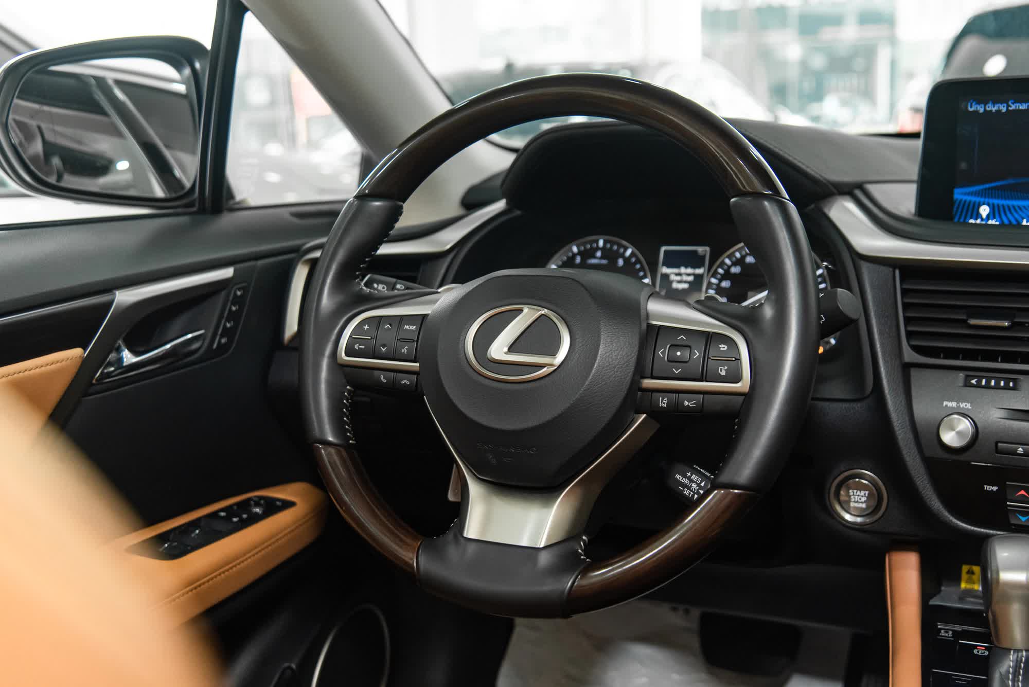 Lexus giữ giá không phải hư danh: Đã lăn bánh 13.000 km, nhưng giá của chiếc RX này vẫn cao hơn xe đời mới - Ảnh 11.