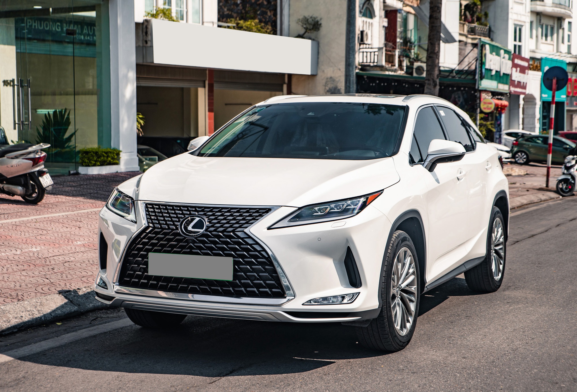 Lexus giữ giá không phải hư danh: Đã lăn bánh 13.000 km, nhưng giá của chiếc RX này vẫn cao hơn xe đời mới - Ảnh 21.