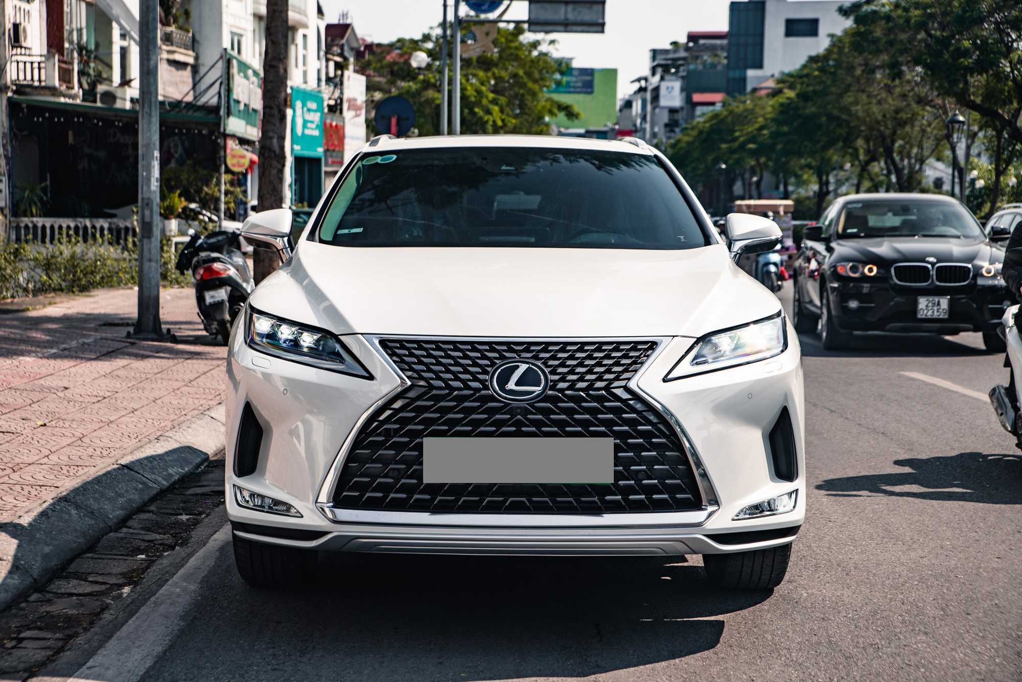 Lexus giữ giá không phải hư danh: Đã lăn bánh 13.000 km, nhưng giá của chiếc RX này vẫn cao hơn xe đời mới - Ảnh 3.