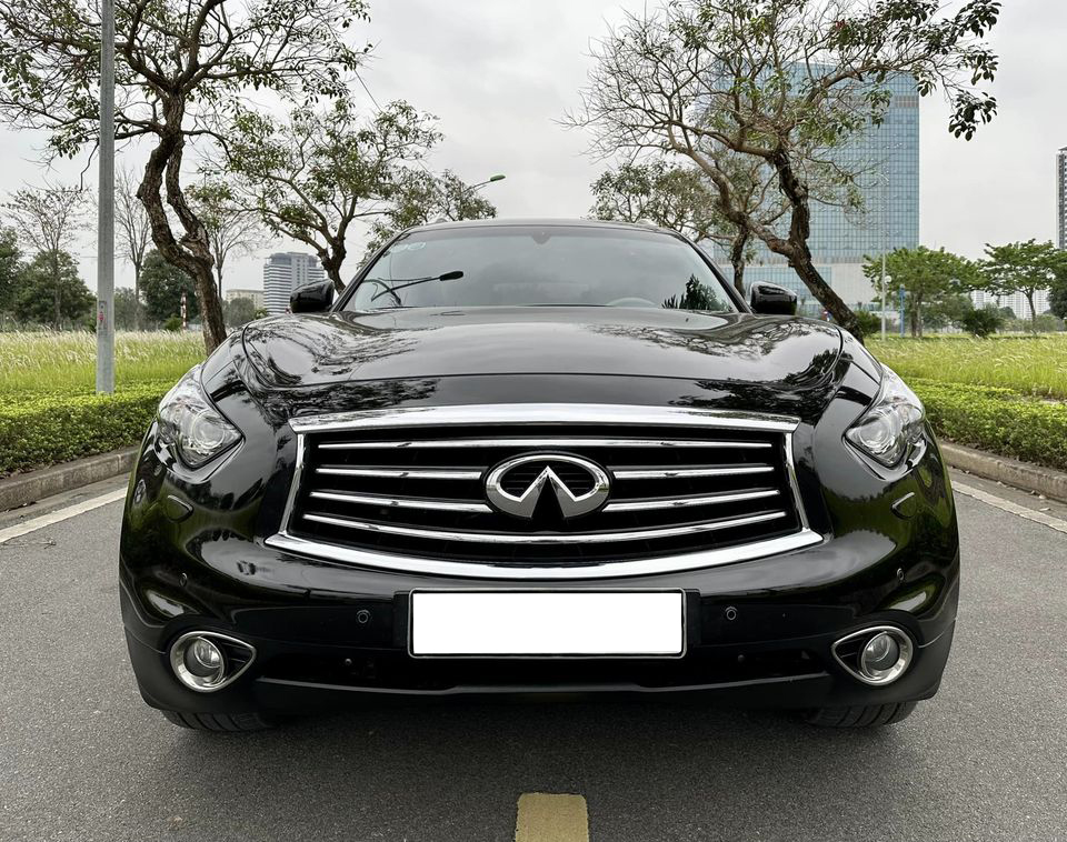 Hàng hiếm Infiniti QX70 lên sàn xe cũ, người bán chia sẻ: Bán rẻ gấp 4 lần giá mua mới dù mỗi năm chỉ chạy 11.000km - Ảnh 1.