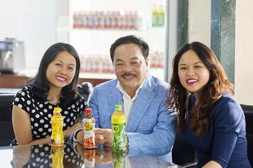 Khởi tố 3 bố con ông Trần Quí Thanh, Trần Uyên Phương, Trần Ngọc Bích của nhà Tân Hiệp Phát - Ảnh 1. Khởi tố 3 bố con ông Trần Quí Thanh, Trần Uyên Phương, Trần Ngọc Bích của nhà Tân Hiệp Phát - Ảnh 1.