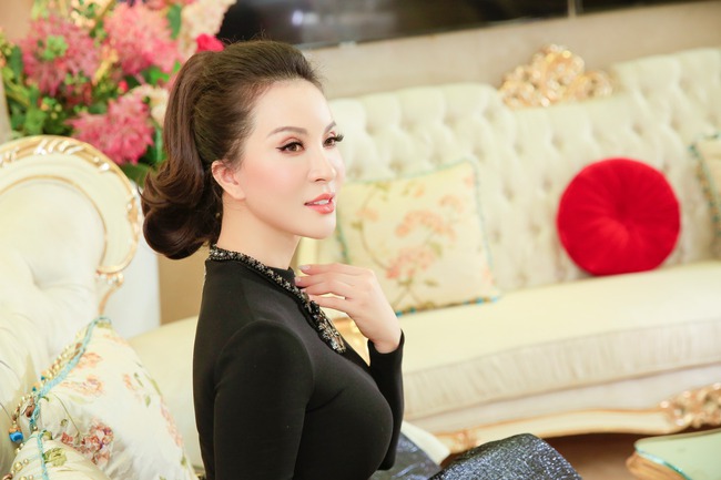 Nữ hoàng ảnh lịch Thanh Mai gợi ý cách phối trang phục đen, trắng trẻ đẹp và thanh lịch - Ảnh 9.