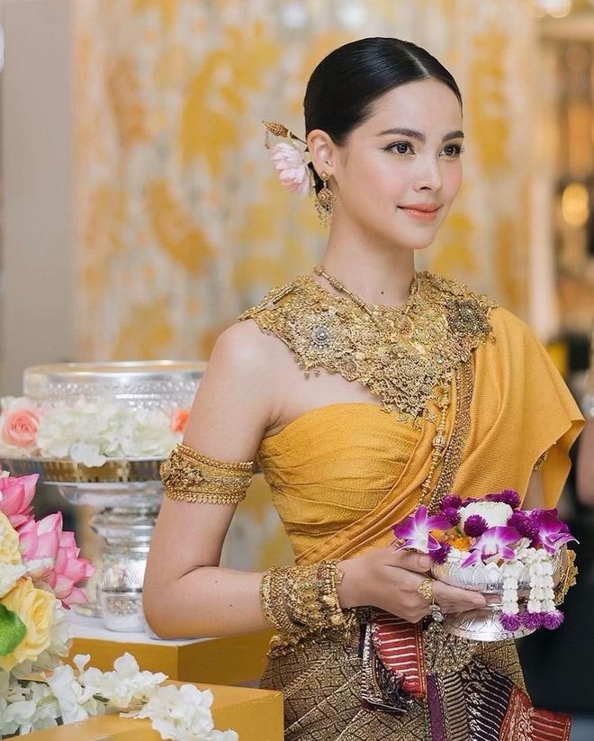 Loạt khoảnh khắc hóa nữ thần của các mỹ nhân Thái Lan mừng Tết Songkran: Baifern - Yaya khoe nhan sắc một 9 một 10 - Ảnh 3.