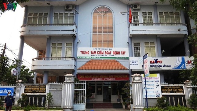 Vụ Việt Á: Ba Phó Giám đốc CDC Kon Tum phải rút kinh nghiệm - Ảnh 1.