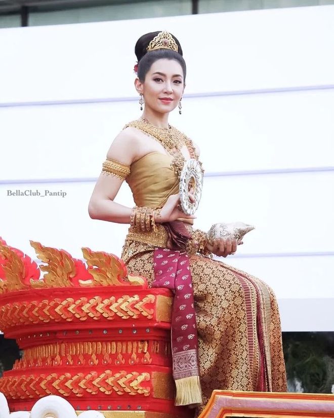 Loạt khoảnh khắc hóa nữ thần của các mỹ nhân Thái Lan mừng Tết Songkran: Baifern - Yaya khoe nhan sắc một 9 một 10 - Ảnh 11.