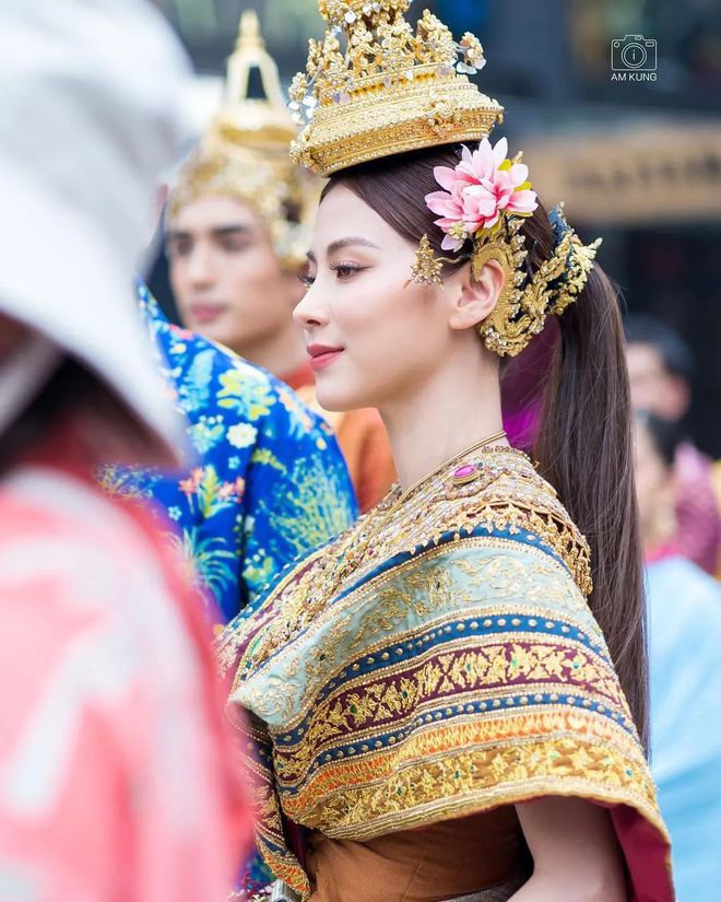 Loạt khoảnh khắc hóa nữ thần của các mỹ nhân Thái Lan mừng Tết Songkran: Baifern - Yaya khoe nhan sắc một 9 một 10 - Ảnh 8.