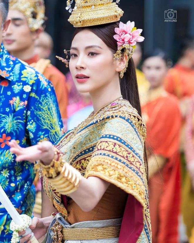 Loạt khoảnh khắc hóa nữ thần của các mỹ nhân Thái Lan mừng Tết Songkran: Baifern - Yaya khoe nhan sắc một 9 một 10 - Ảnh 7.