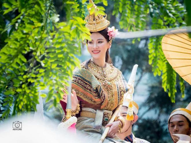 Loạt khoảnh khắc hóa nữ thần của các mỹ nhân Thái Lan mừng Tết Songkran: Baifern - Yaya khoe nhan sắc một 9 một 10 - Ảnh 6.