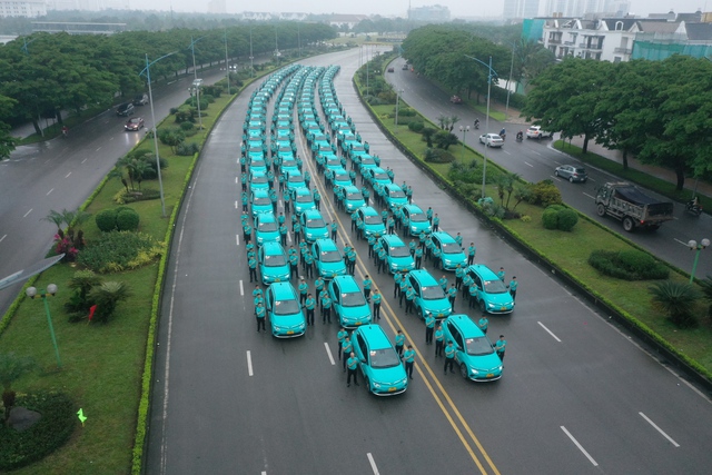 Taxi điện được kỳ vọng sẽ là hình ảnh tiêu biểu cho sự tiến bộ, hiện đại của giao thông Hà Nội - Ảnh 2.