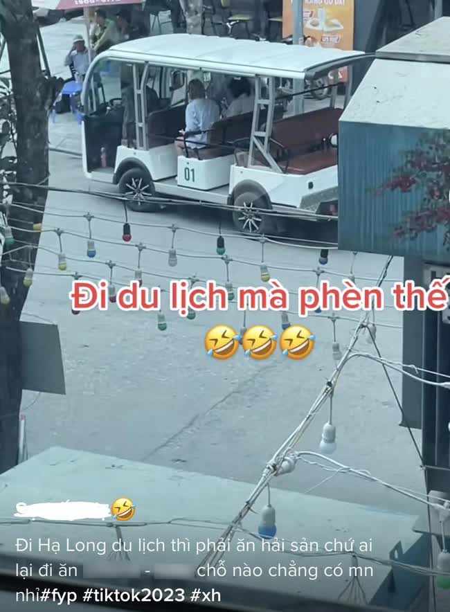 Nhóm du khách bị chê phèn vì du lịch biển nhưng không ăn hải sản khiến dân mạng phẫn nộ: Ăn gì là quyền của người ta chứ - Ảnh 1. Nhóm du khách bị chê phèn vì du lịch biển nhưng không ăn hải sản khiến dân mạng phẫn nộ: Ăn gì là quyền của người ta chứ - Ảnh 1.