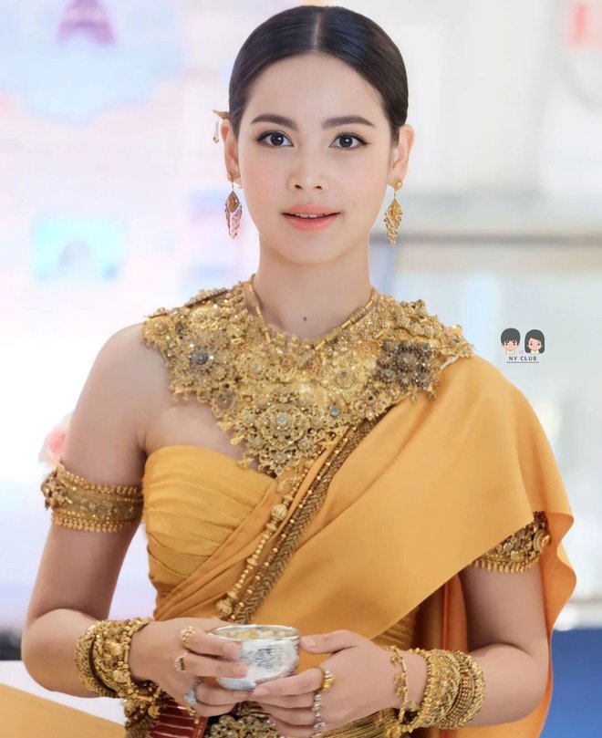 Dàn mỹ nhân Thái hóa Nữ thần Songkran năm nay: Yaya và ngọc nữ lừa đảo 1.600 tỷ quá đẹp nhưng có đọ lại Baifern Pimchanok? - Ảnh 8.