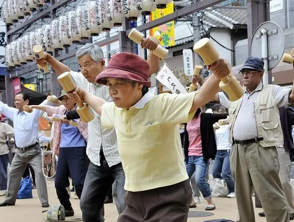 Đây là 5 lý do khiến người Nhật sống thọ: Ăn cá là điều cuối cùng, lý do đầu tiên mới bất ngờ, thứ này ở Việt Nam bán nhan nhản - Ảnh 2.