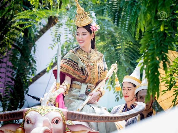 Dàn mỹ nhân Thái hóa Nữ thần Songkran năm nay: Yaya và ngọc nữ lừa đảo 1.600 tỷ quá đẹp nhưng có đọ lại Baifern Pimchanok? - Ảnh 6.