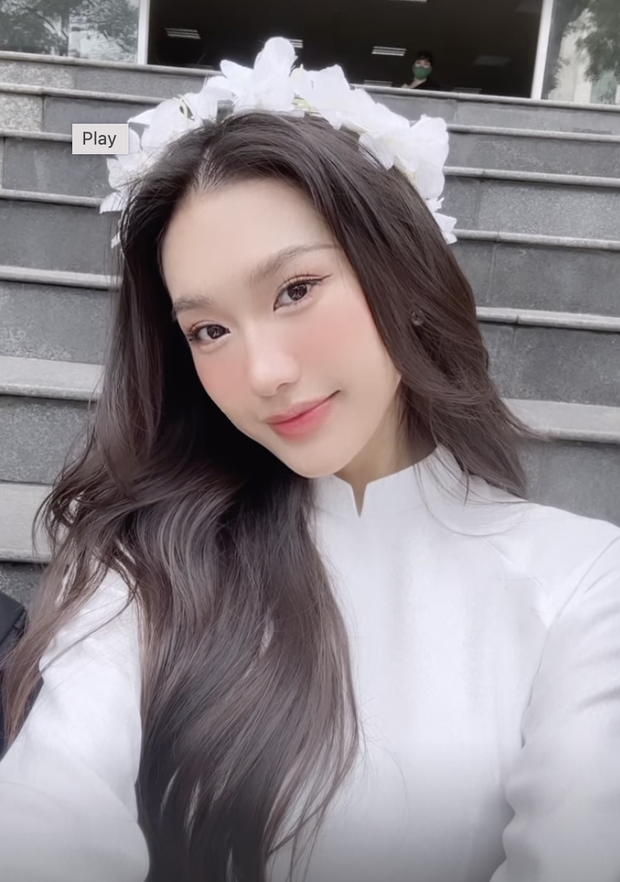 Văn Hậu đến chụp ảnh kỉ yếu c&ugrave;ng bạn g&aacute;i hot girl trường Luật, n&agrave;ng c&oacute; h&agrave;nh động đ&aacute;p lại ngọt ng&agrave;o - Ảnh 3.