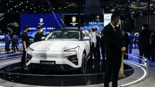 Từng tuyên bố soán ngôi Tesla, hãng xe điện của gã khổng lồ bất động sản Trung Quốc đang phải ngừng sản xuất, chật vật sống qua ngày - Ảnh 1.