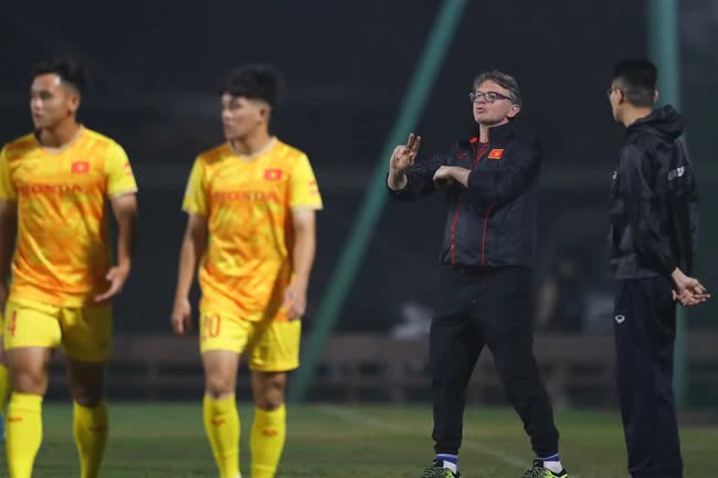 HLV Troussier: ‘Đối thủ SEA Games chỉ ngang cơ, U22 Việt Nam sẽ không thua như Doha Cup’ - Ảnh 1.