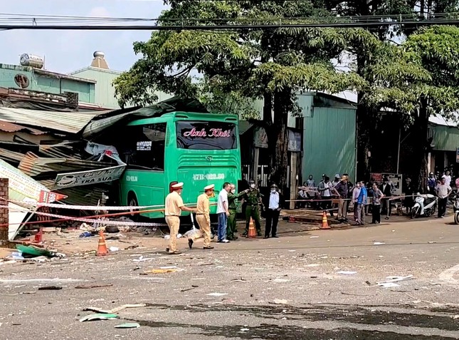 Xe khách lao vào nhà dân ở Gia Lai không có dữ liệu hành trình - Ảnh 1.