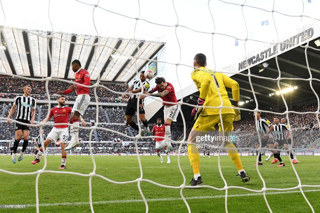 Sụp đổ dưới chân Newcastle, Man United đối mặt tai hoạ lớn nhất mùa giải - Ảnh 3.