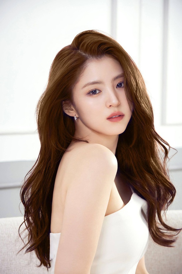 Xuất hiện 1 nữ thần khiến Song Hye Kyo phải cảm thán “Xinh đẹp quá”: Công chúng ngỡ ngàng khi phát hiện ra chi tiết này! - Ảnh 3. Xuất hiện 1 nữ thần khiến Song Hye Kyo phải cảm thán “Xinh đẹp quá”: Công chúng ngỡ ngàng khi phát hiện ra chi tiết này! - Ảnh 3.