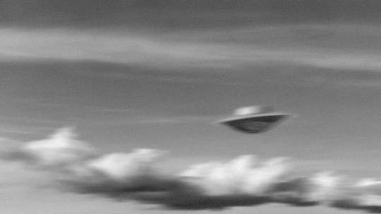 Máy bay không người lái MQ-9 Reaper của Mỹ chạm trán UFO ở Trung Đông  - Ảnh 1.