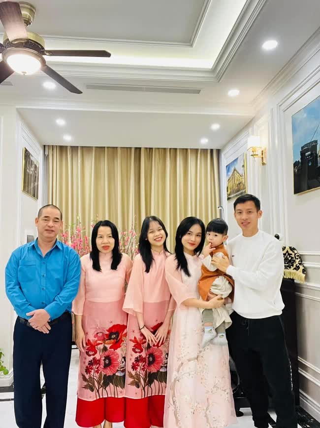 Cuộc sống viên mãn của Hùng Dũng: Ở biệt thự hơn 10 tỷ, bình yên bên vợ đẹp con ngoan - Ảnh 5.