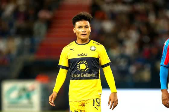 Bại tướng Thái Lan nổ súng ở Nhật Bản, liệu Quang Hải, Công Phượng nên sang Thai League? - Ảnh 2.