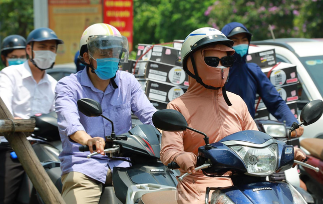 Miền Trung, Tây Bắc Bộ bước vào đỉnh điểm nắng nóng - Ảnh 1.