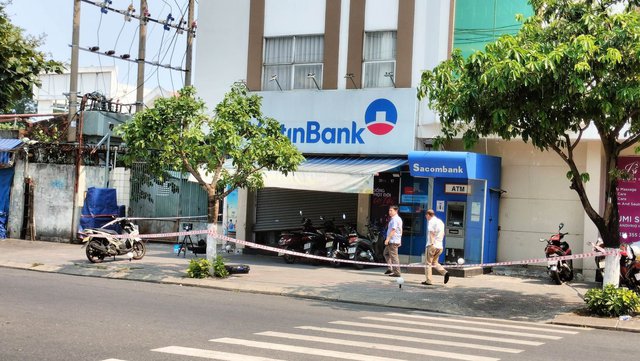 Vụ cướp ngân hàng ở Đà Nẵng: Công an công bố các yếu tố nhận dạng của nghi phạm - Ảnh 2.