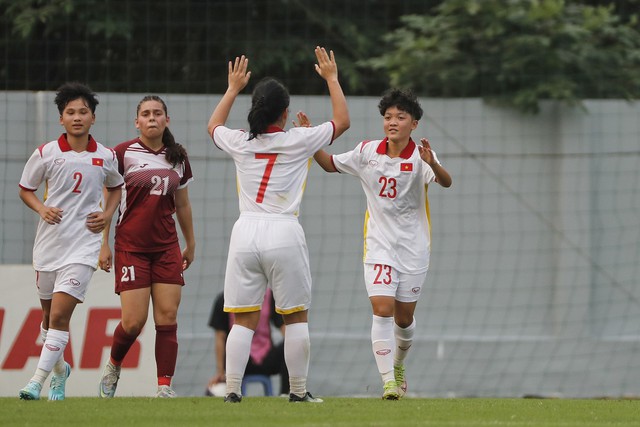 Vòng loại giải châu Á: Việt Nam đại thắng 5-0, gây sức ép lên đối thủ nặng ký - Ảnh 3.