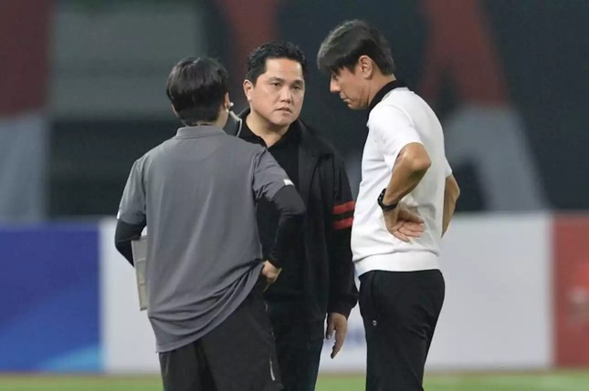 Chủ tịch PSSI bực mình về tương lai của HLV Shin Tae-yong: ‘Đi mà hỏi Thái Lan và Việt Nam’ - Ảnh 1.