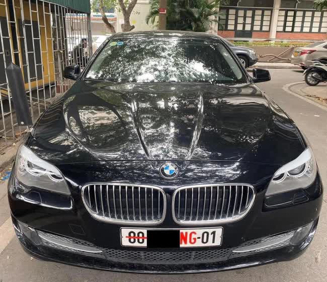 Rao bán BMW 5-Series số sàn hàng độc giá 700 triệu, chủ xe khẳng định: Lái sướng hơn số tự động - Ảnh 1.