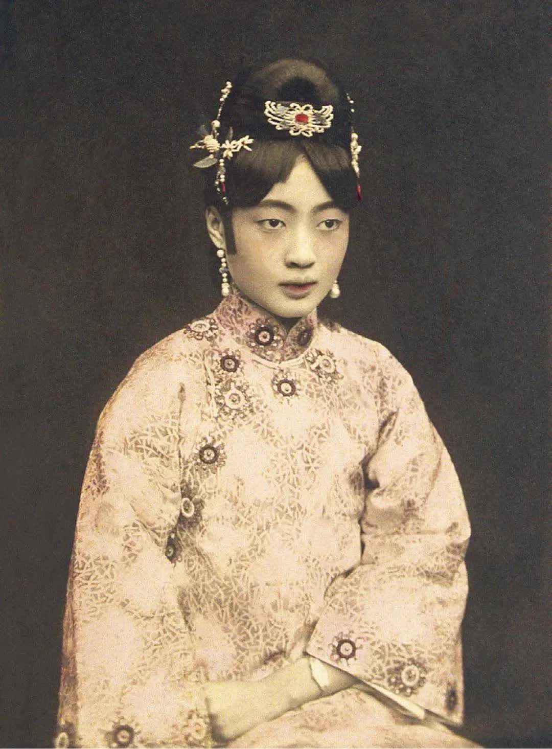 A series of photos that capture the last life of the Qing Dynasty